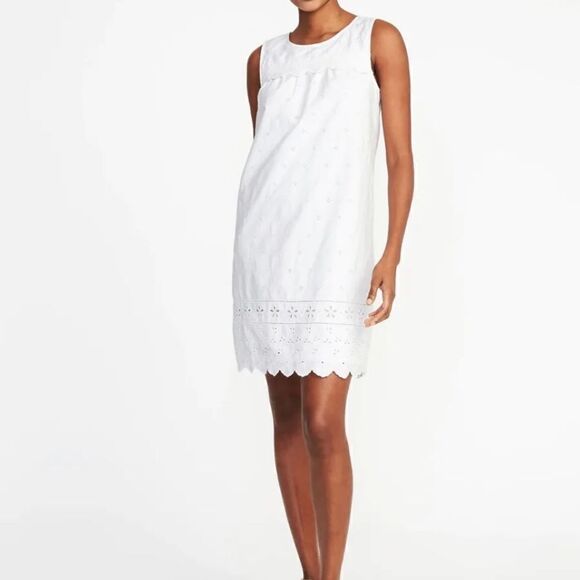 GAP Dresses & Skirts - Gap Women's Scalloped-Yoke Eylet Dress Size SP White